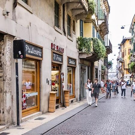 Residenza Angels @Piazzadelleerbe Lägenhet Verona Exteriör bild