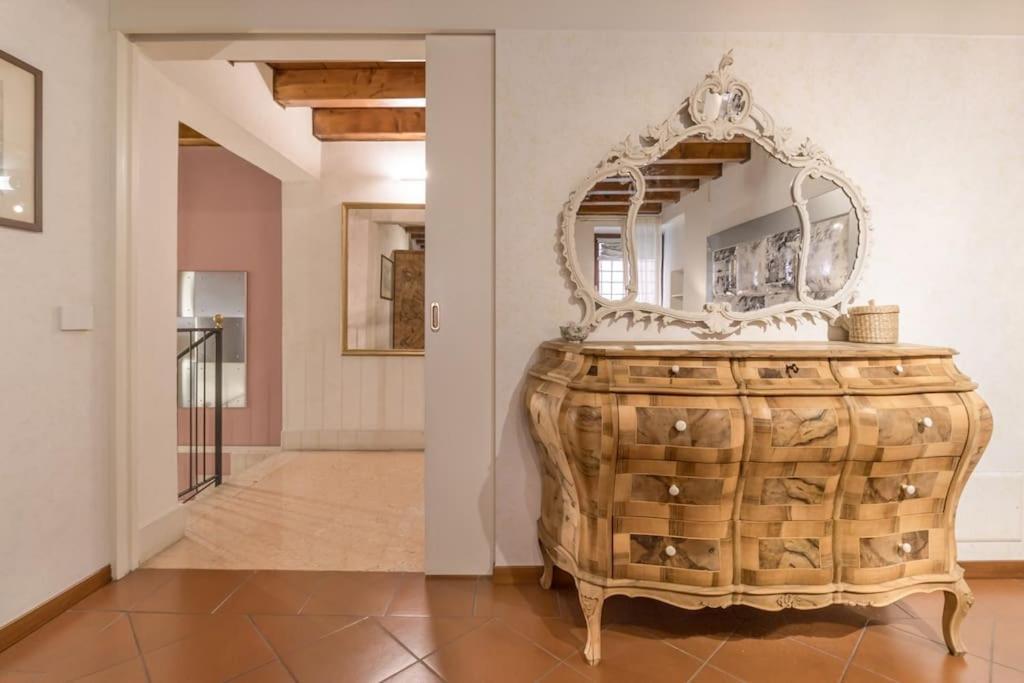Residenza Angels @Piazzadelleerbe Lägenhet Verona Exteriör bild