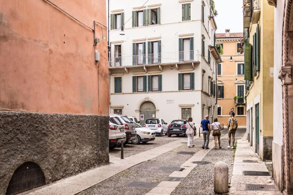 Residenza Angels @Piazzadelleerbe Lägenhet Verona Exteriör bild