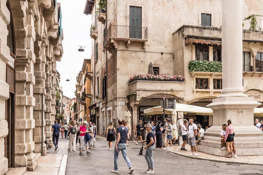 Residenza Angels @Piazzadelleerbe Lägenhet Verona Exteriör bild