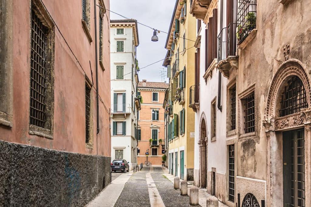 Residenza Angels @Piazzadelleerbe Lägenhet Verona Exteriör bild