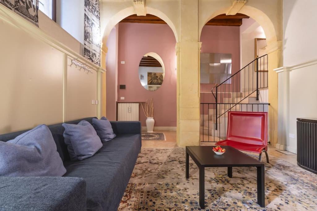 Residenza Angels @Piazzadelleerbe Lägenhet Verona Exteriör bild